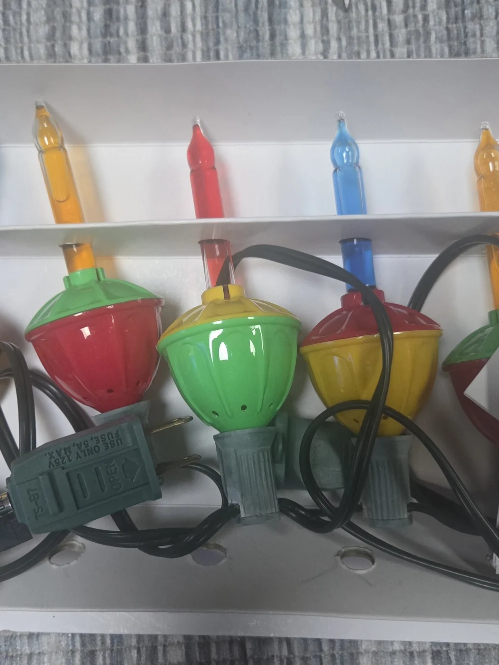 Multi Bulb Vintage Style 7-Light Bubble String Lights - Red/Yellow/Green Bin T